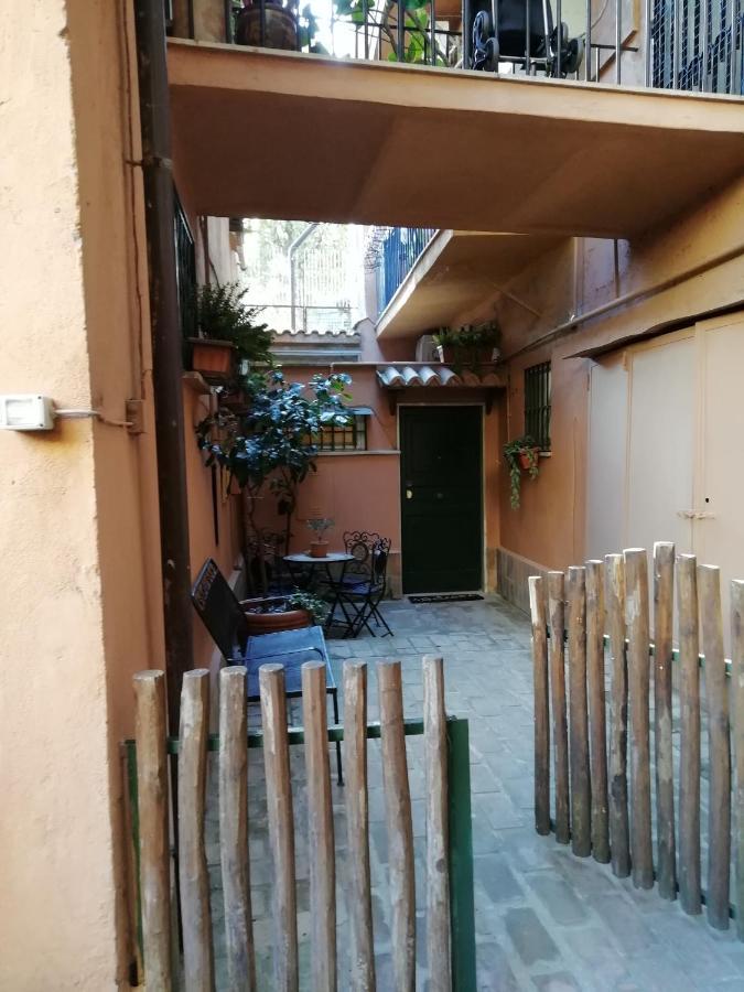 Lovely With Garden In Vatican Museums Trastevere Apartment Roma Ngoại thất bức ảnh